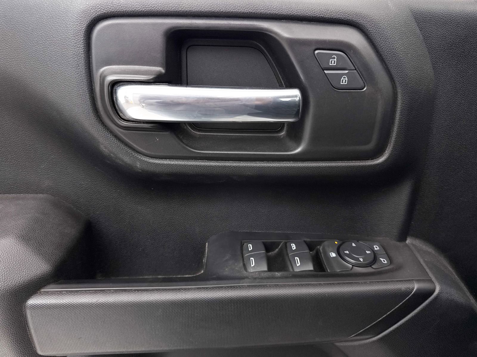 Used 2022 Chevrolet Silverado 1500 Custom image 23