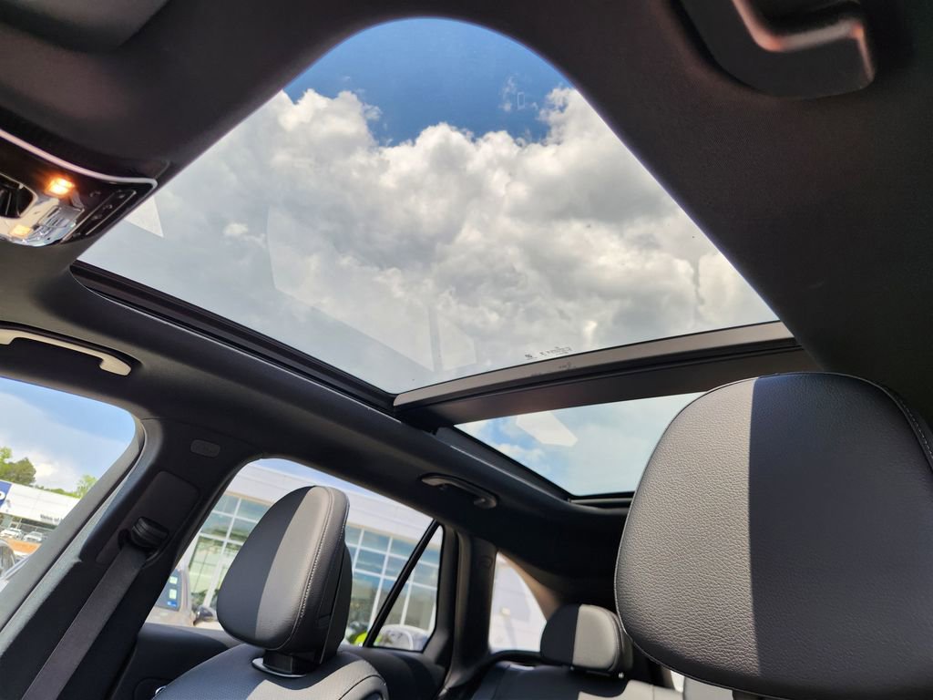 Used 2020 Mercedes-Benz GLC 300 4MATIC image 10