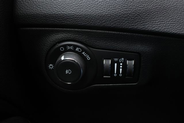 Used 2021 Jeep Compass Limited w/ Sun and Sound Group AWD/4WD image 10