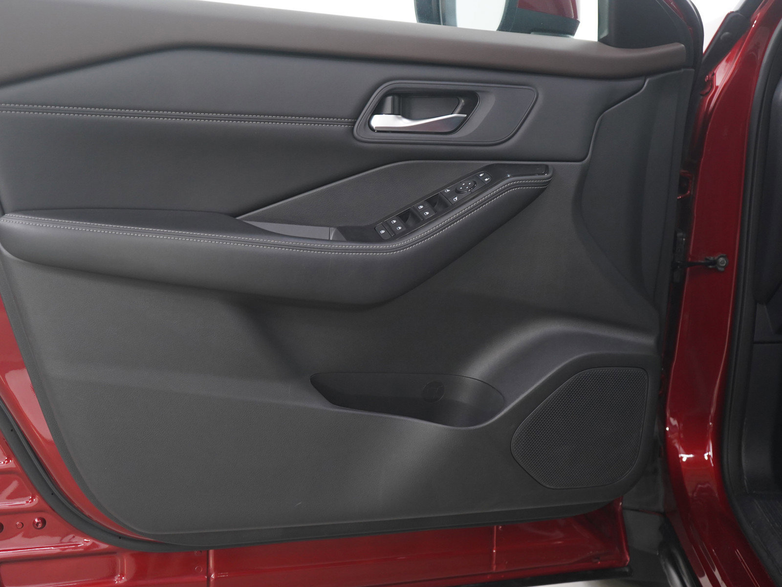 Used 2023 Nissan Rogue SV w/ SV Premium B Package image 19