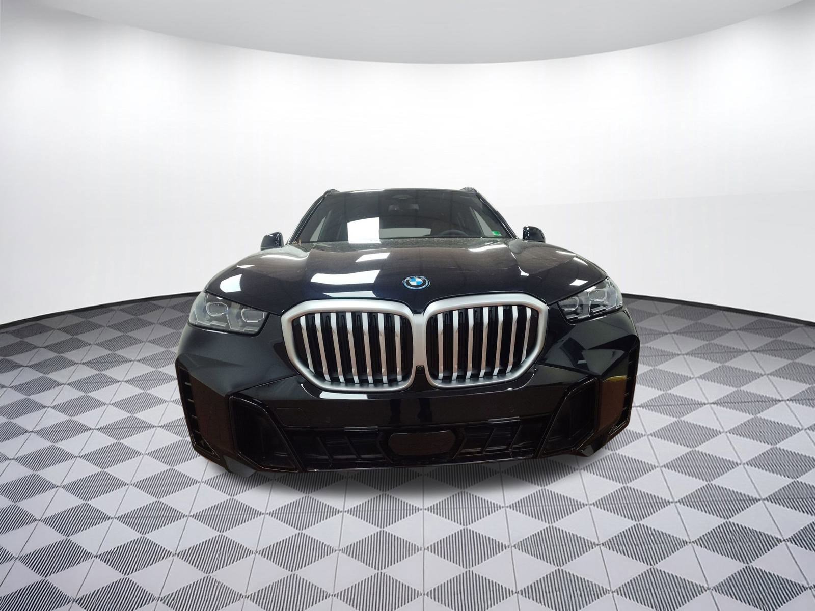 New 2026 BMW X5 xDrive50e w/ M Sport Package image 4