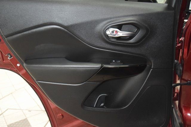 Used 2019 Jeep Cherokee Latitude Plus image 41