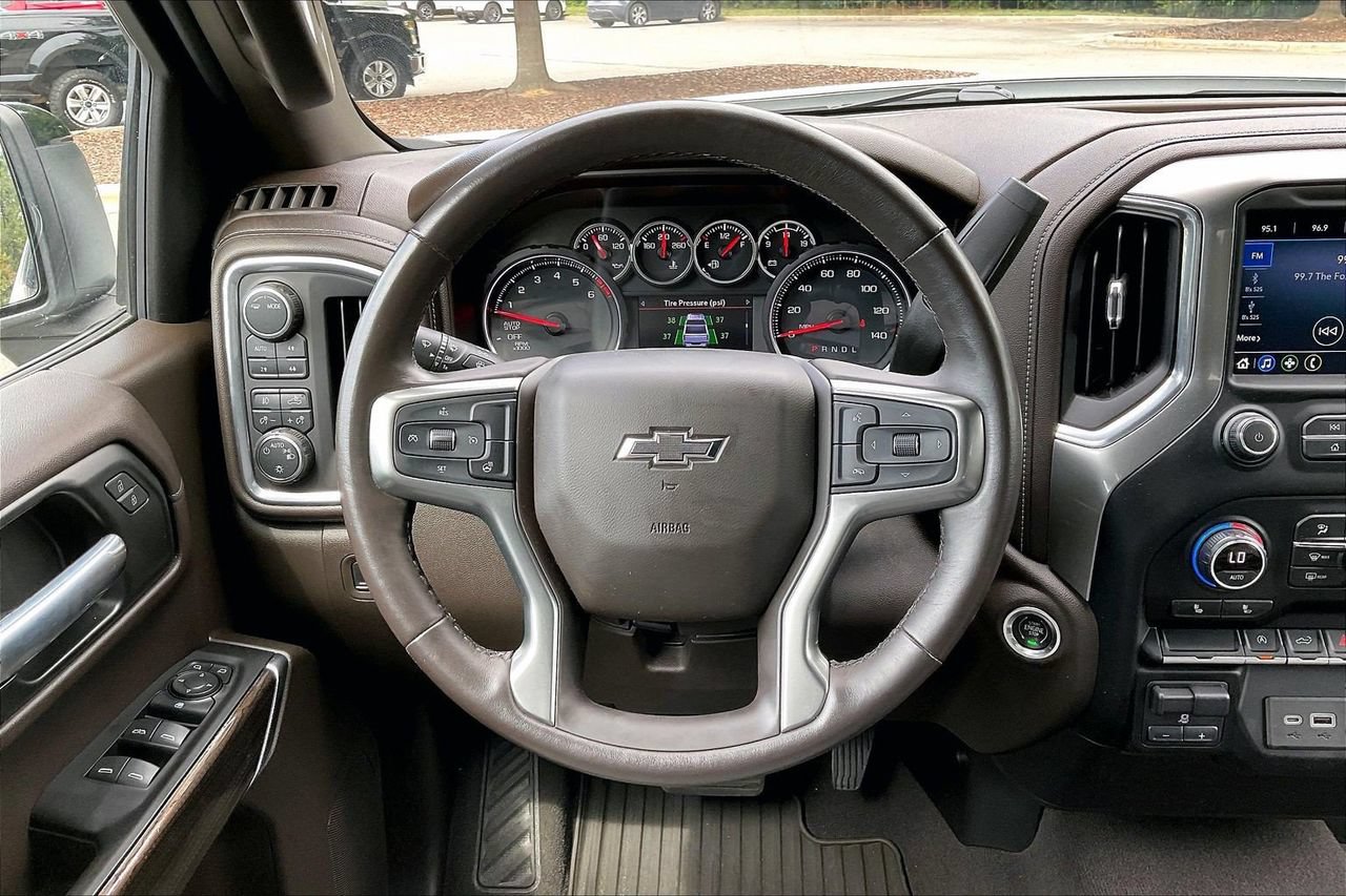 Used 2021 Chevrolet Silverado 1500 RST w/ Z71 Off-Road Package AWD/4WD image 10