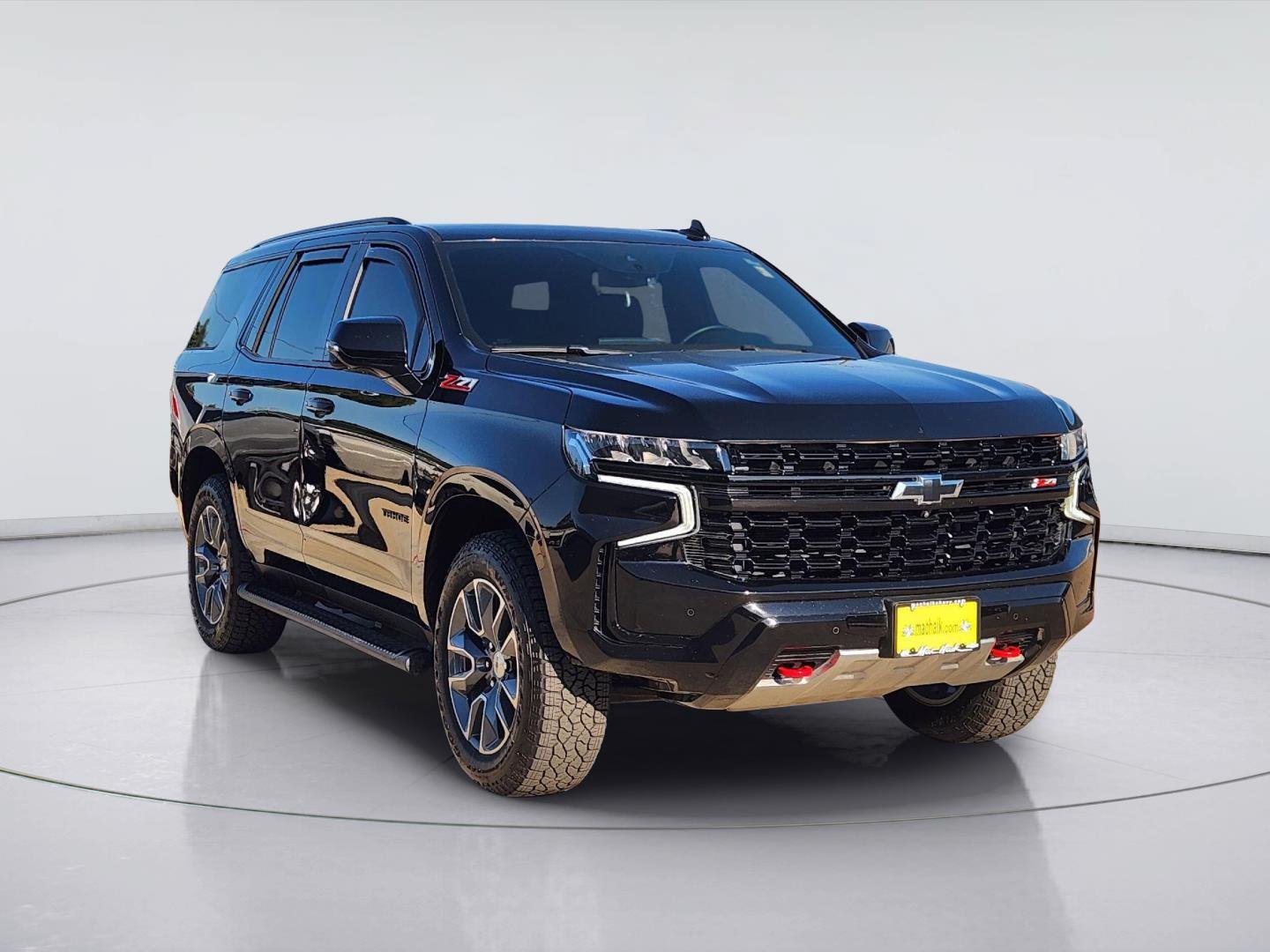 Certified 2023 Chevrolet Tahoe Z71 w/ Luxury Package AWD/4WD image 3