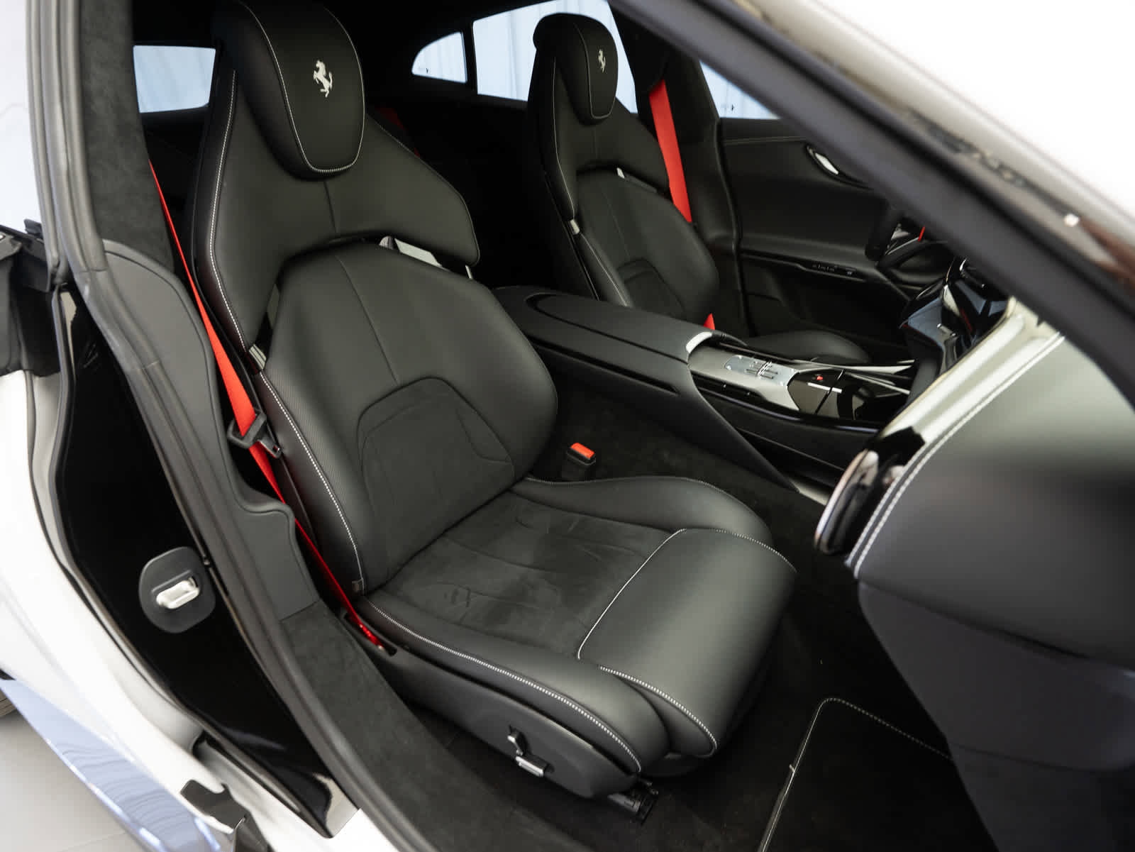 Certified 2025 Ferrari Purosangue image 14