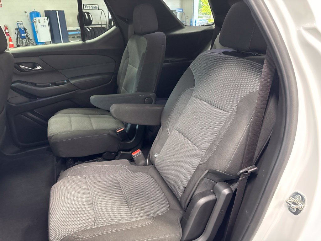 Used 2023 Chevrolet Traverse LT AWD/4WD image 35
