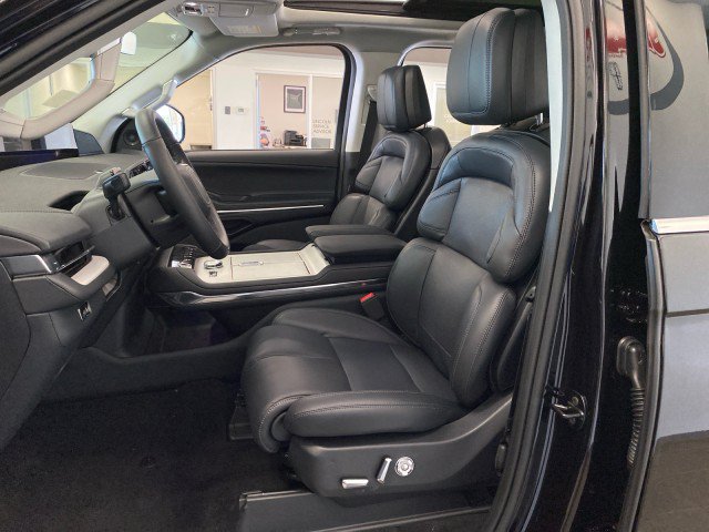 New 2027 Lincoln Navigator Reserve AWD/4WD image 19