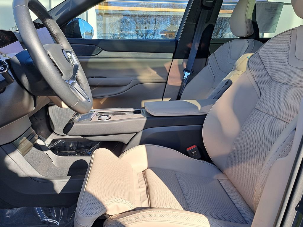 Used 2025 Volvo EX90 Ultra image 19