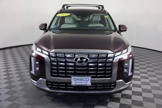 Used 2023 Hyundai Palisade Calligraphy image 3