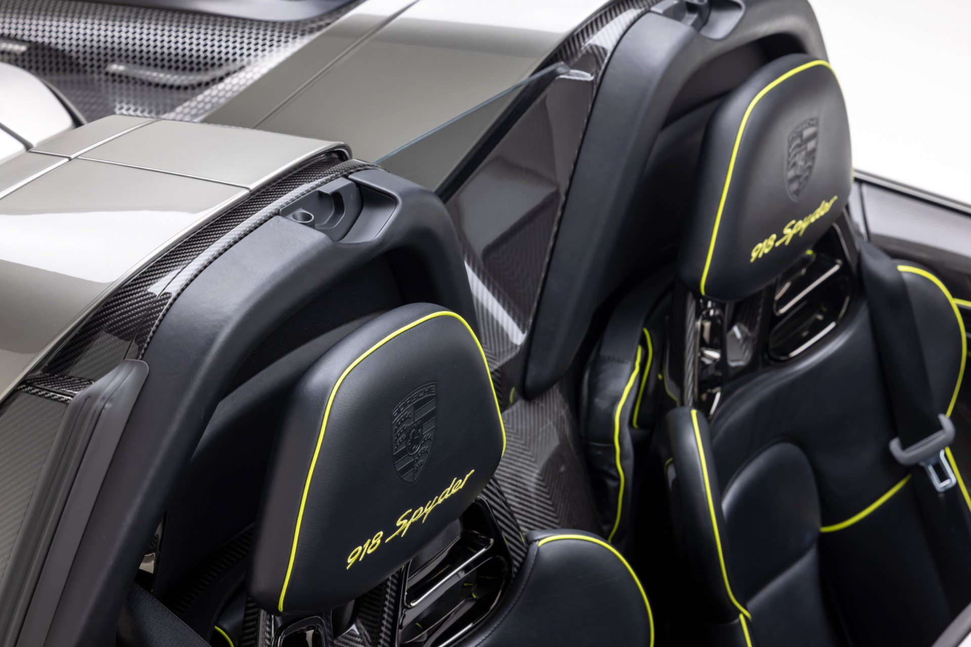 Used 2015 Porsche 918 Spyder AWD/4WD image 24