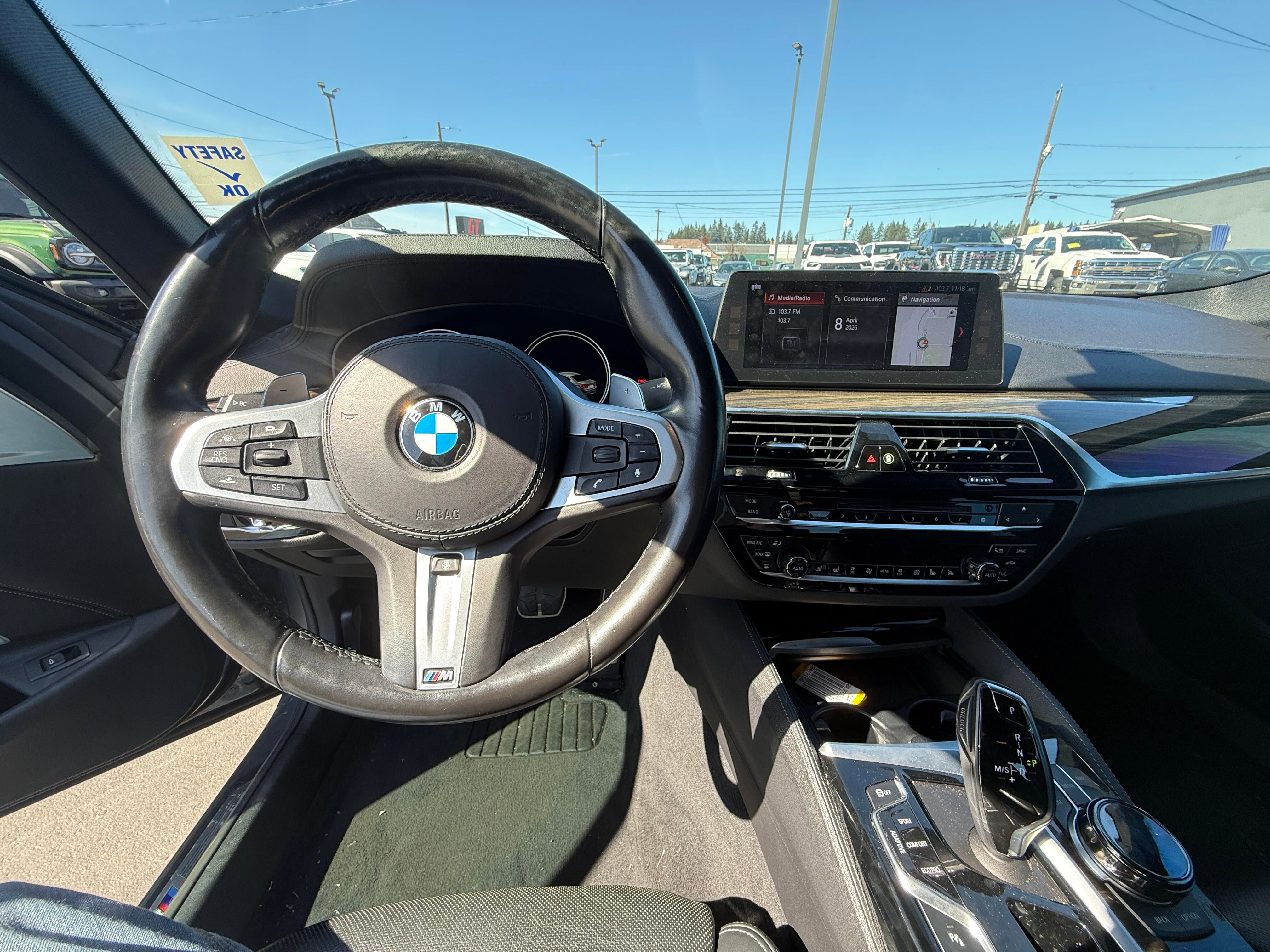 Used 2018 BMW M550i xDrive image 12