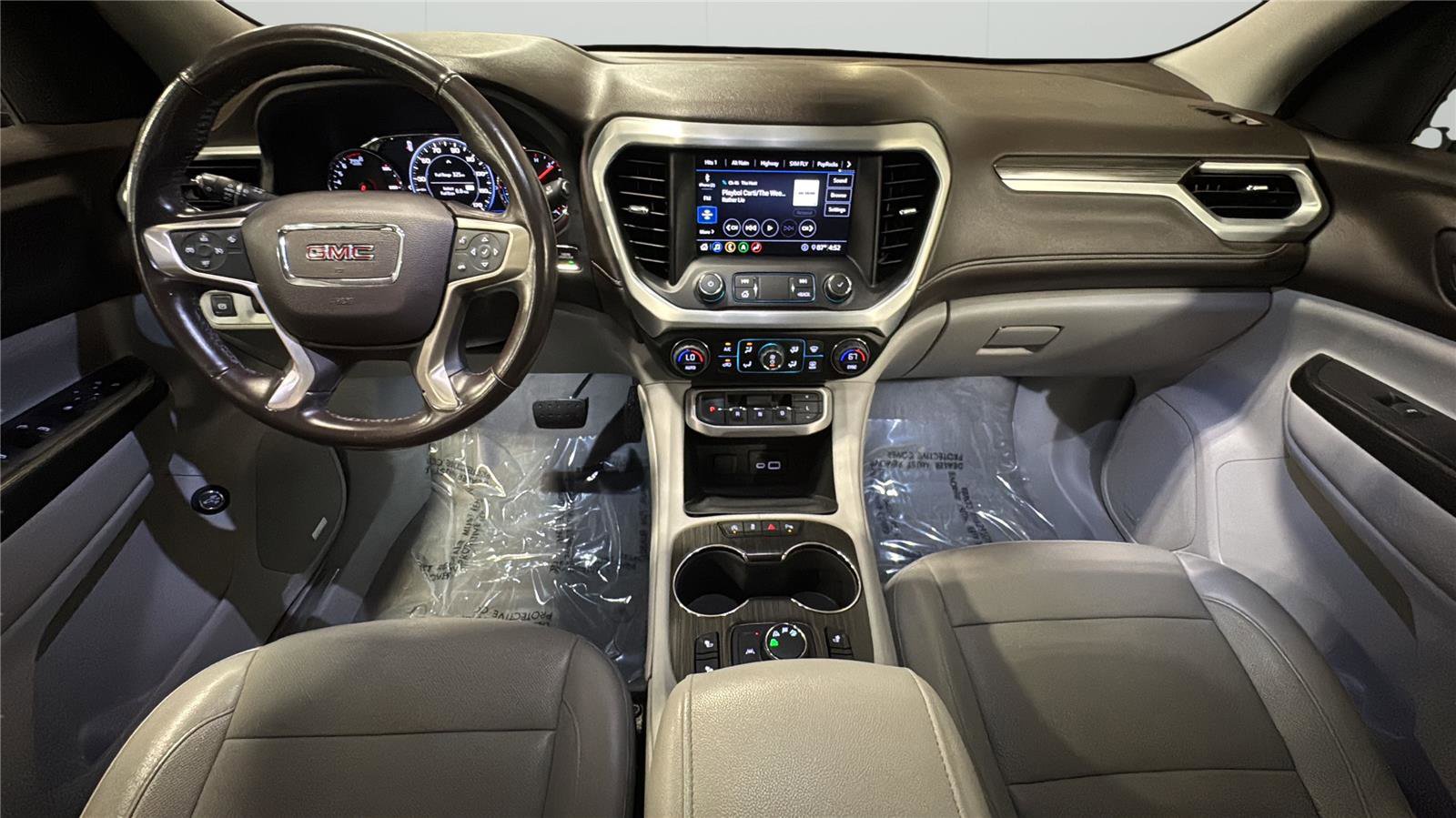 Used 2020 GMC Acadia SLT w/ Driver Alert Package II image 24
