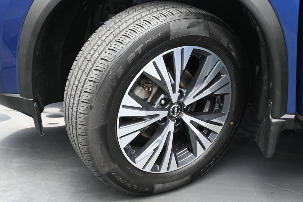 Used 2023 Nissan Rogue SV FWD image 18