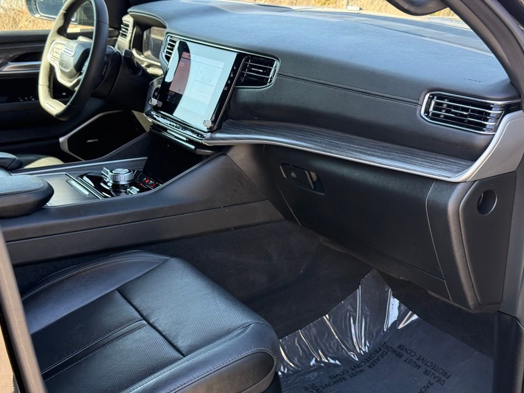 Used 2024 Jeep Wagoneer Series III AWD/4WD image 31