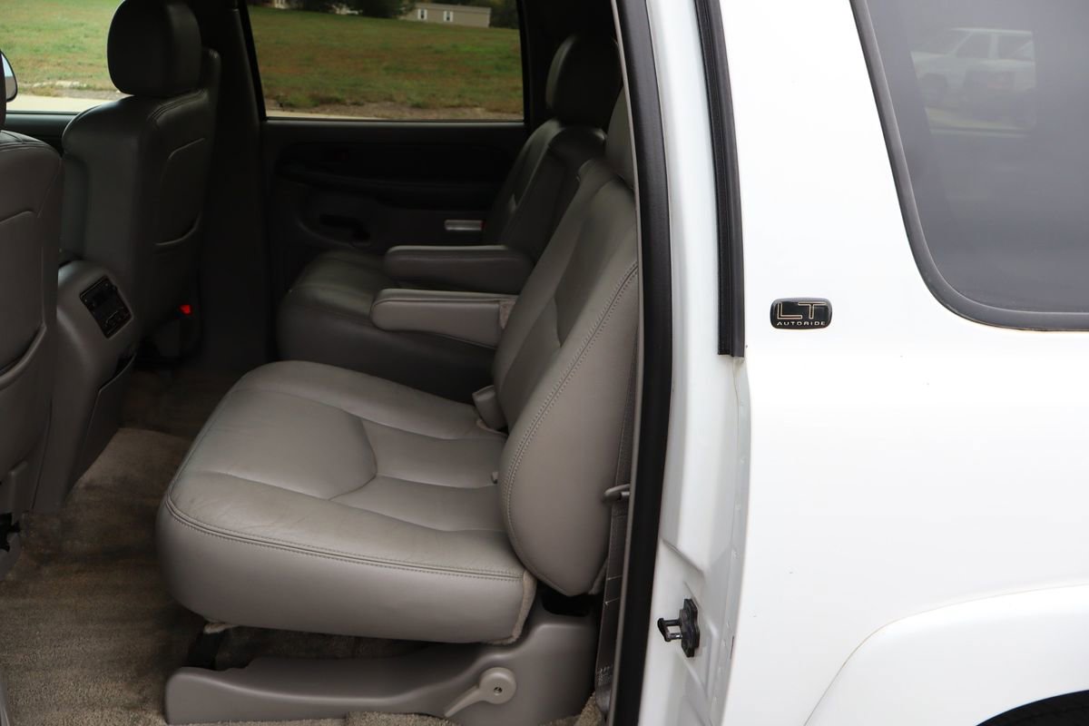 Used 2003 Chevrolet Suburban 2500 LT w/ LT Preferred Equipment Group image 21