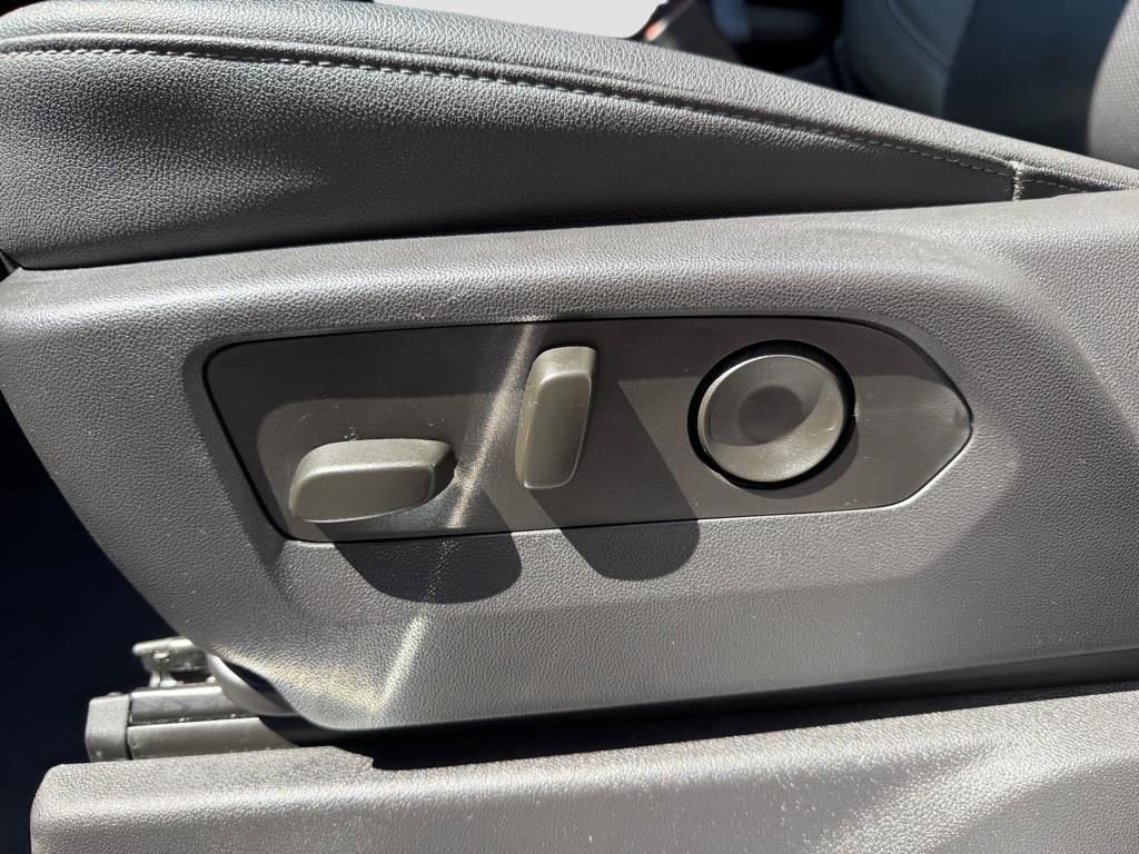 Used 2025 GMC Sierra 1500 SLT image 21