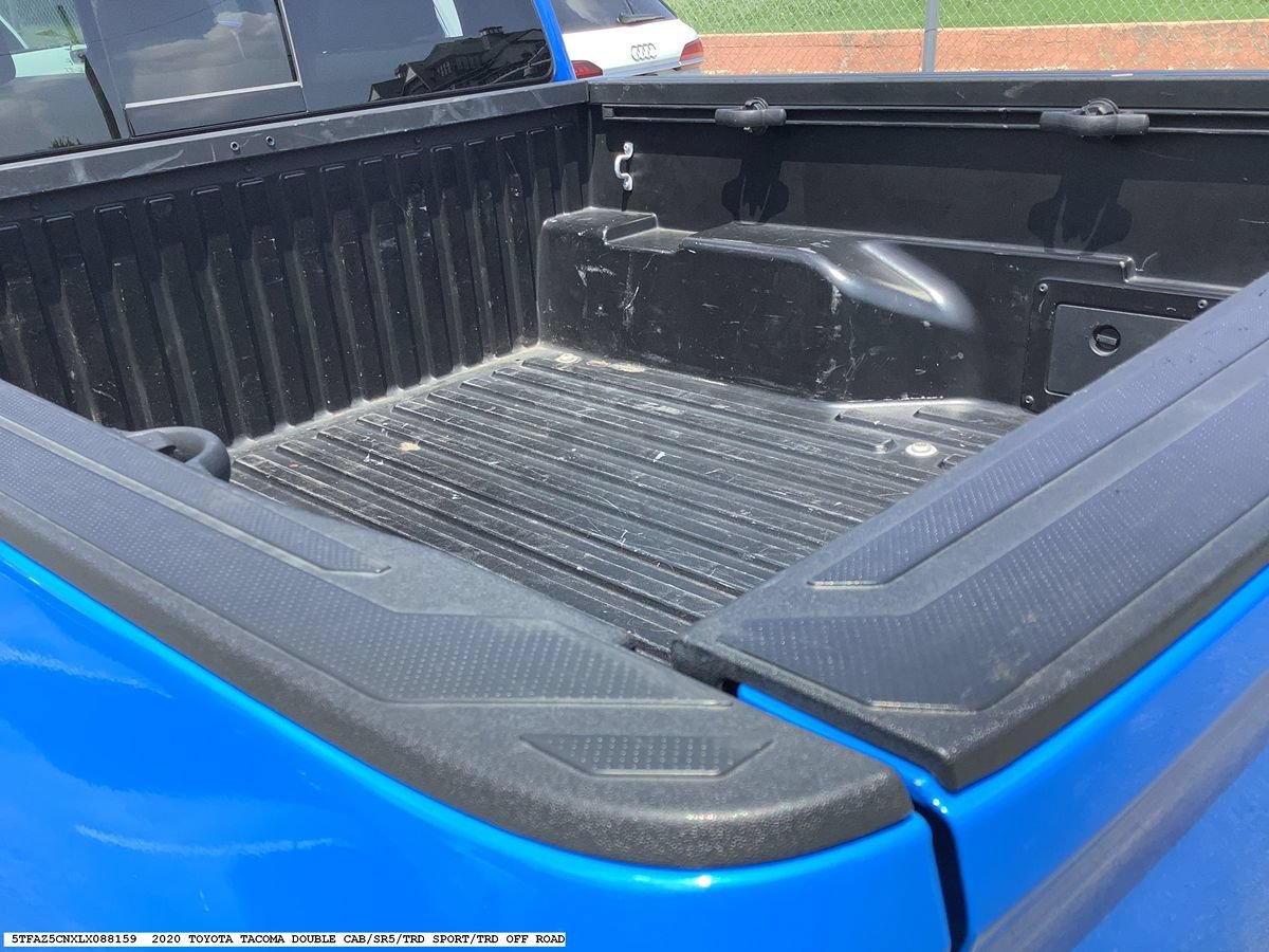 Used 2020 Toyota Tacoma SR5 RWD image 10