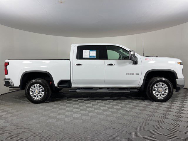 Used 2026 Chevrolet Silverado 2500 LTZ w/ LTZ Premium Package AWD/4WD image 8