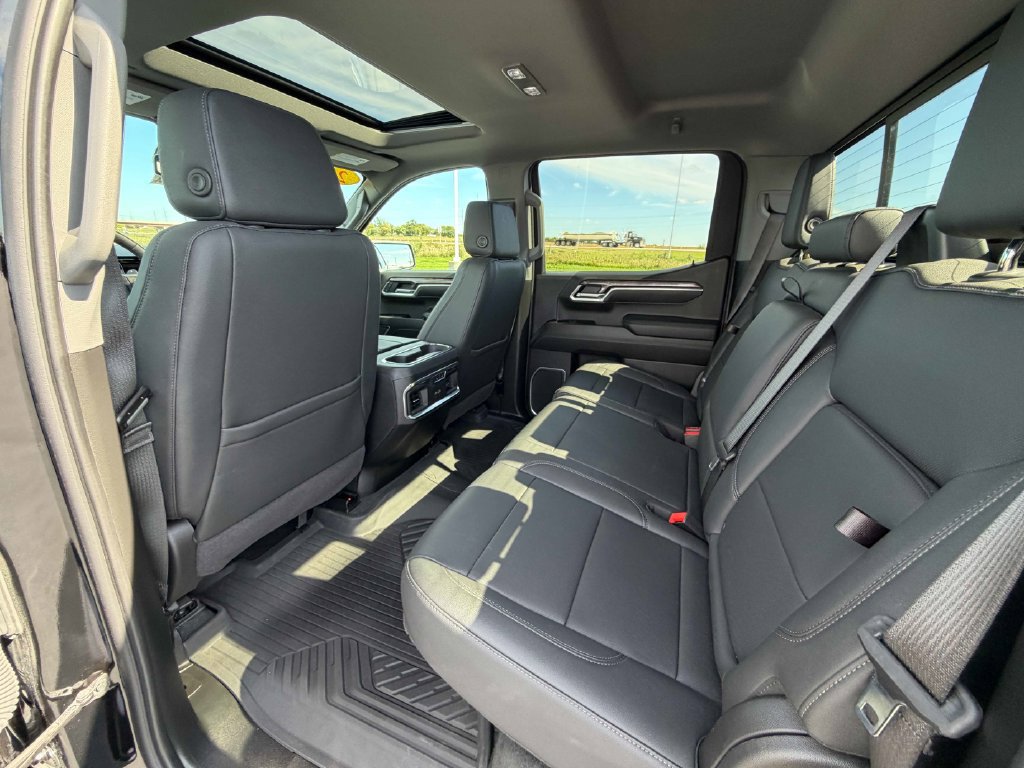 Used 2025 Chevrolet Silverado 1500 LTZ w/ LTZ Premium Package AWD/4WD image 19
