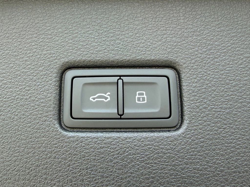 Used 2024 Audi Q5 2.0T Premium Plus w/ Premium Plus Package image 16