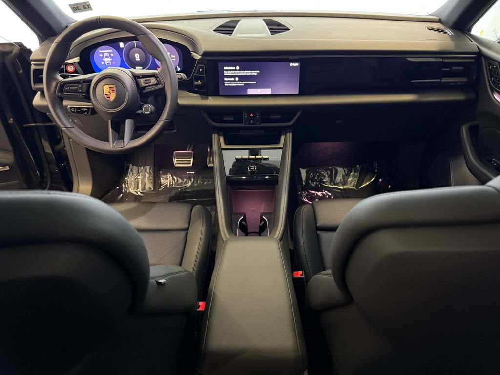 Certified 2025 Porsche Macan 4S Electric AWD/4WD image 16