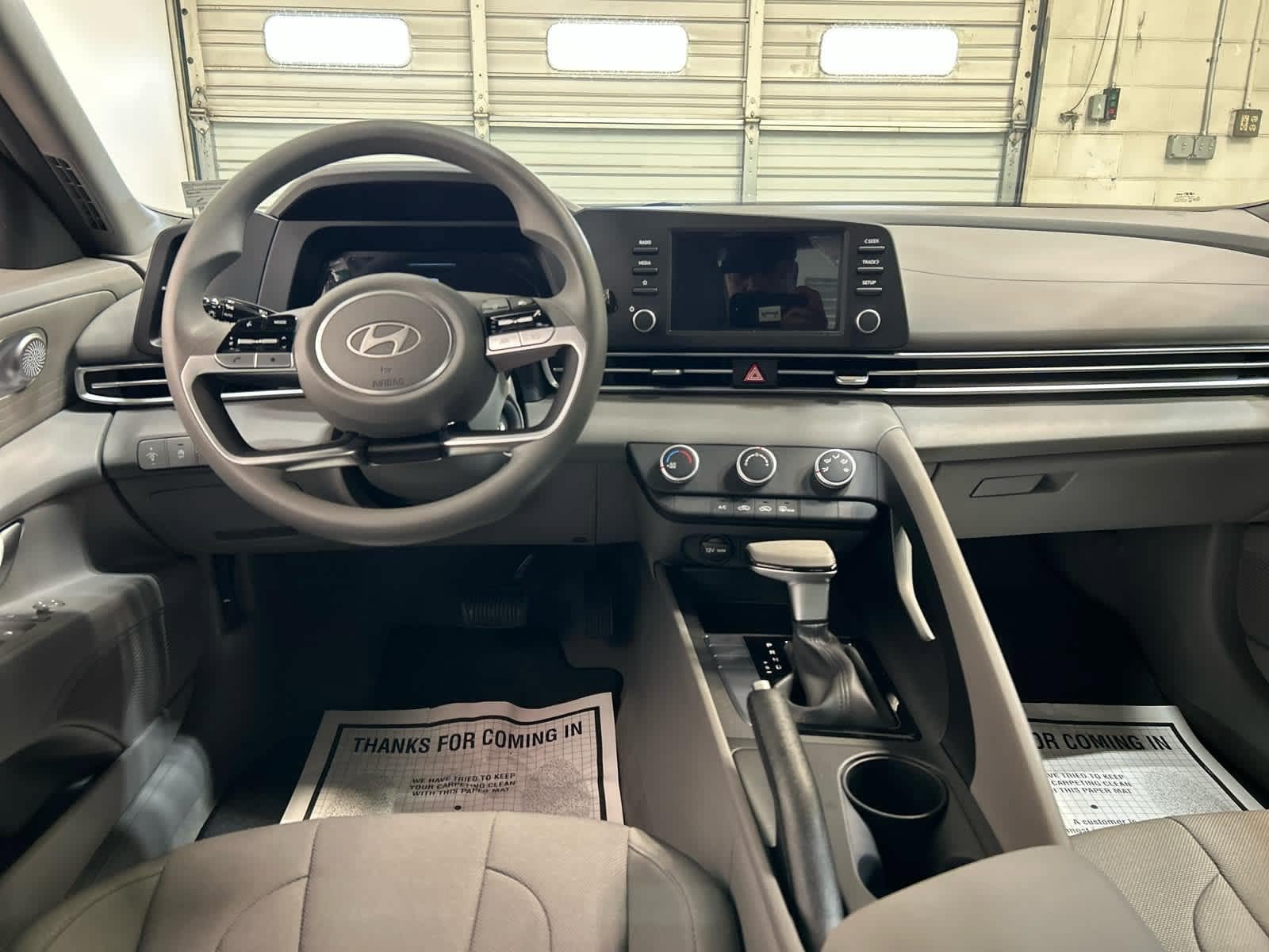 New 2026 Hyundai Elantra SE FWD image 4