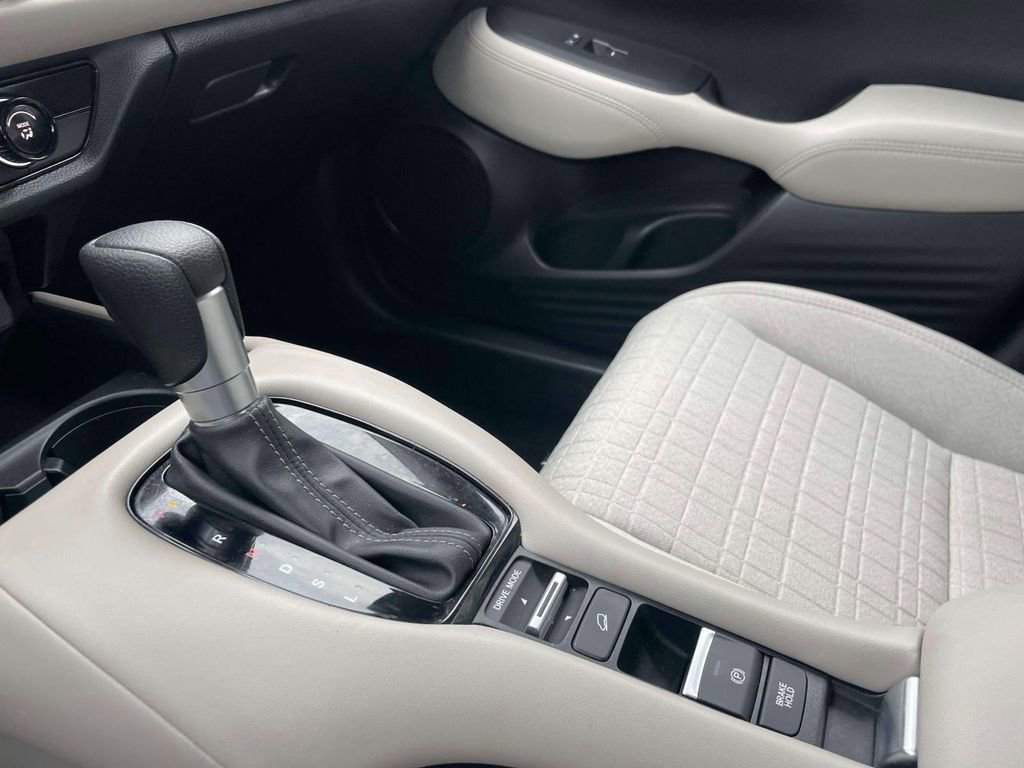 Certified 2025 Honda HR-V LX image 27
