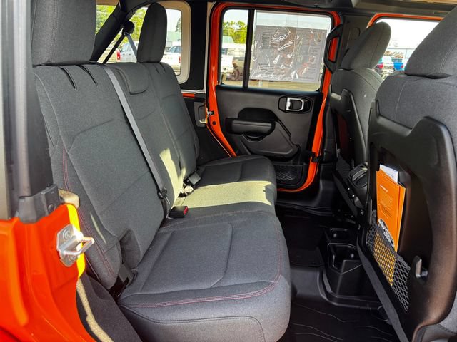 Certified 2025 Jeep Wrangler Unlimited Rubicon w/ Convenience Group AWD/4WD image 16
