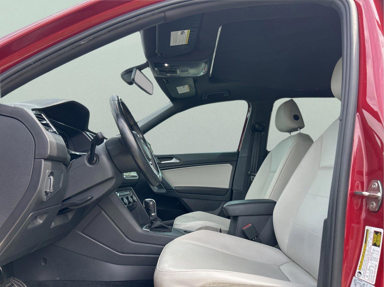 Used 2019 Volkswagen Tiguan SEL R-Line FWD image 9