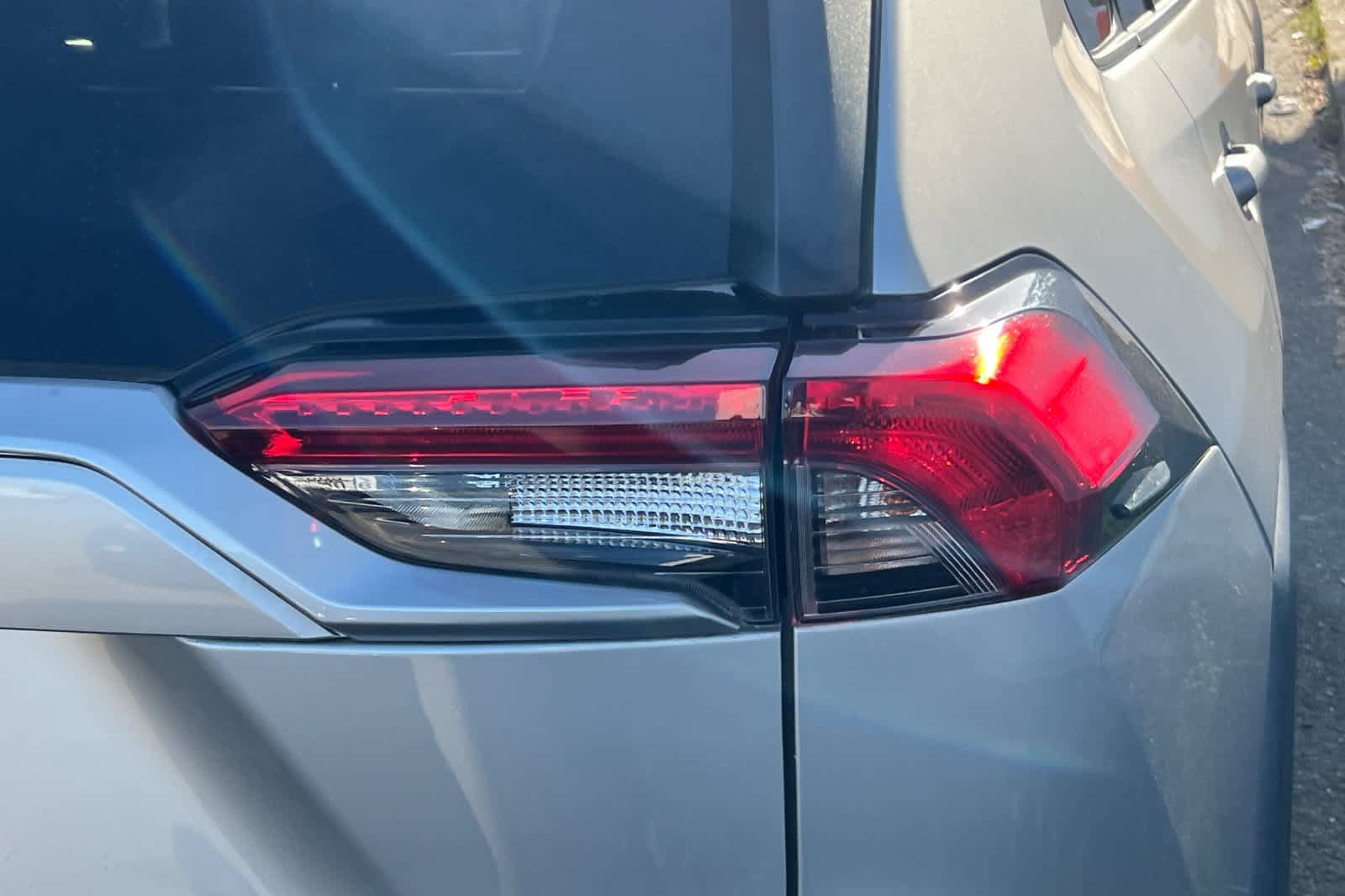 Used 2019 Toyota RAV4 XLE w/ Carpet Mat Package FWD image 18
