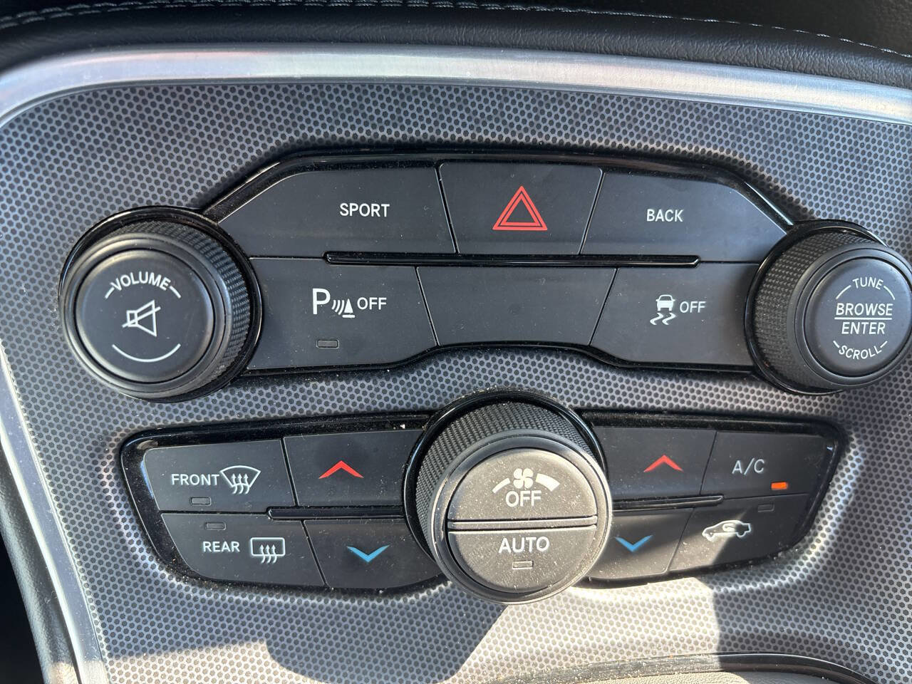 Used 2015 Dodge Challenger R/T Plus image 26