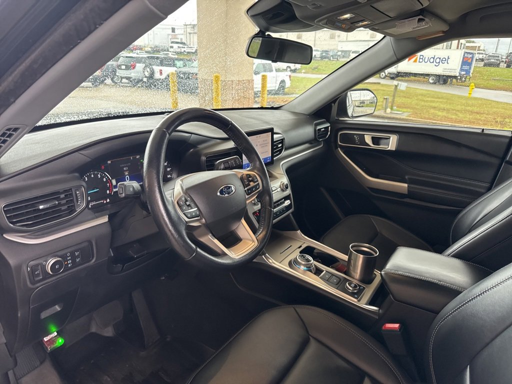 Used 2022 Ford Explorer XLT w/ Equipment Group 202A image 21