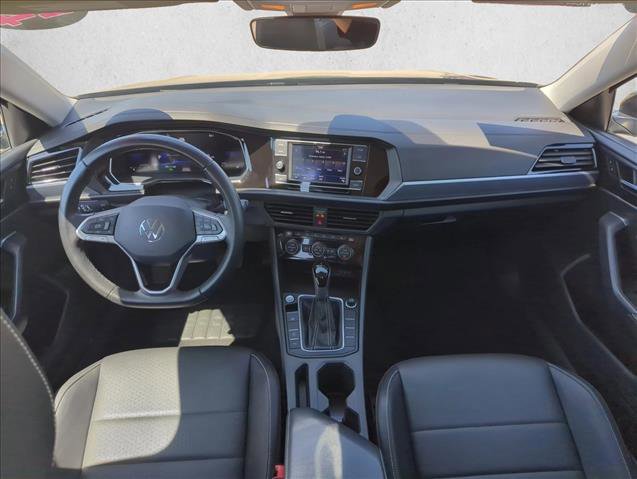 Used 2024 Volkswagen Jetta SE image 17