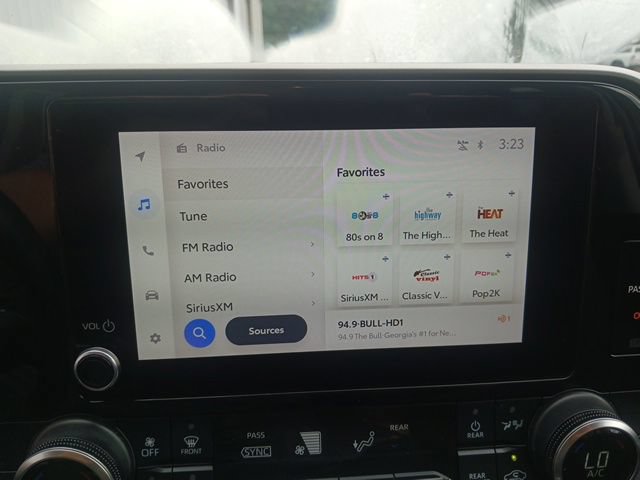 Used 2023 Toyota Highlander LE FWD image 34