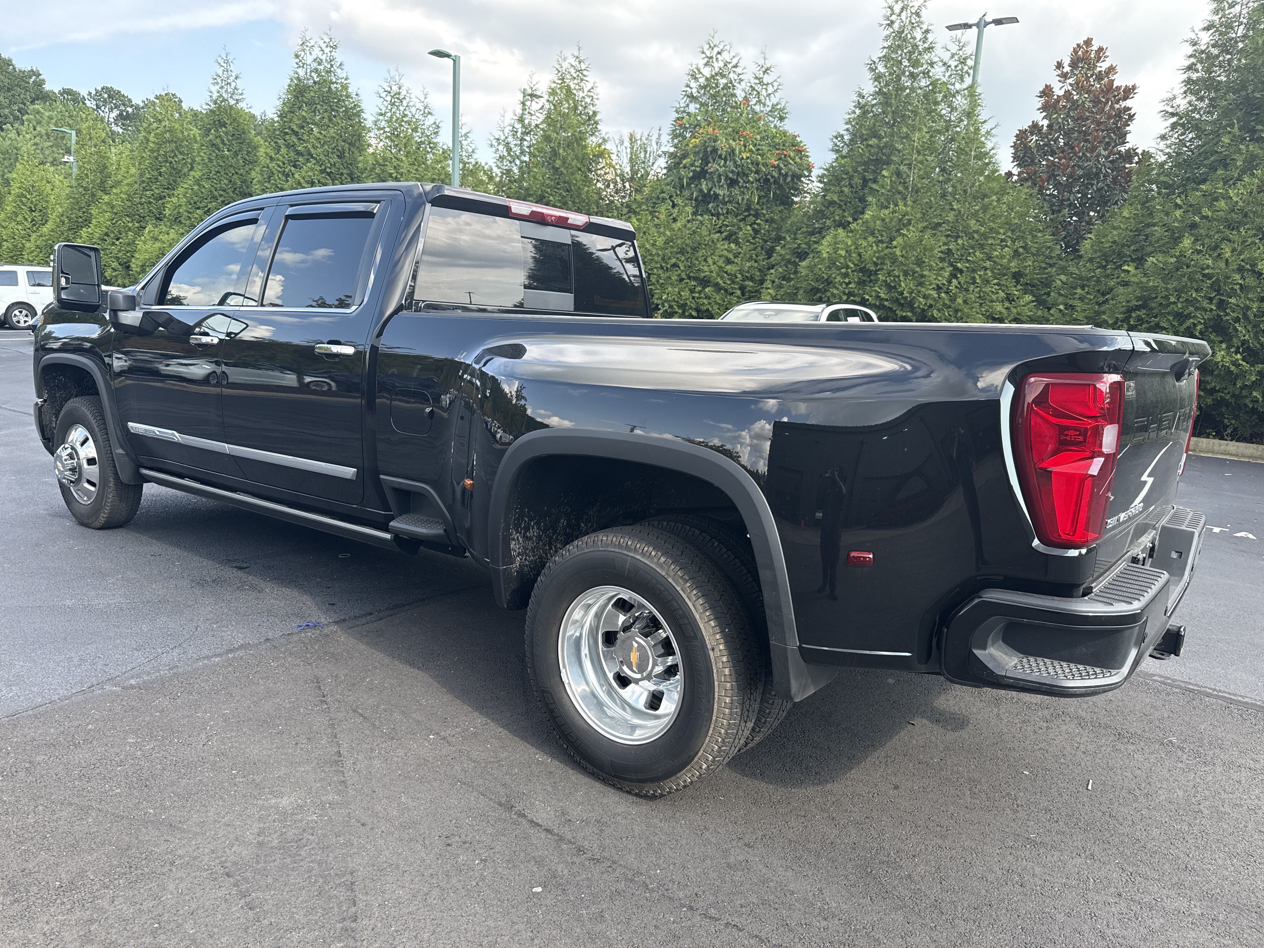 Used 2026 Chevrolet Silverado 3500 High Country w/ High Country Premium Package AWD/4WD image 9
