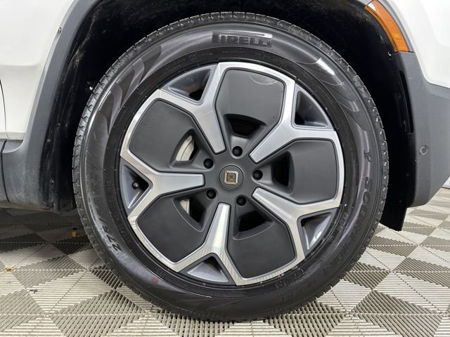 Used 2024 Rivian R1S Adventure image 9