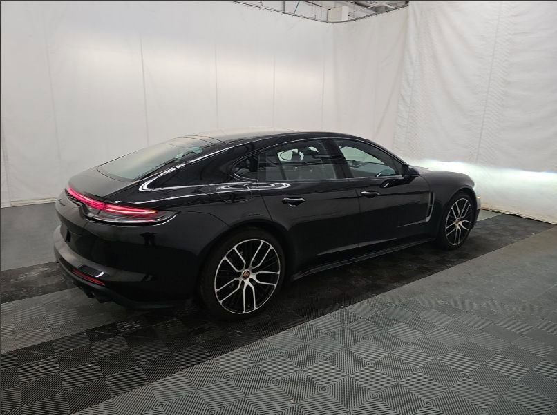 Used 2023 Porsche Panamera 4 Platinum Edition image 3