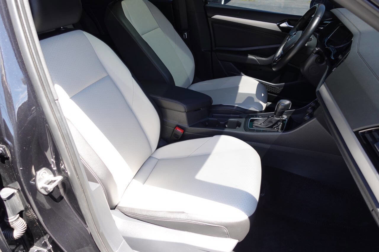 Used 2021 Volkswagen Jetta R-Line w/ R-Line Cold Weather Package FWD image 36
