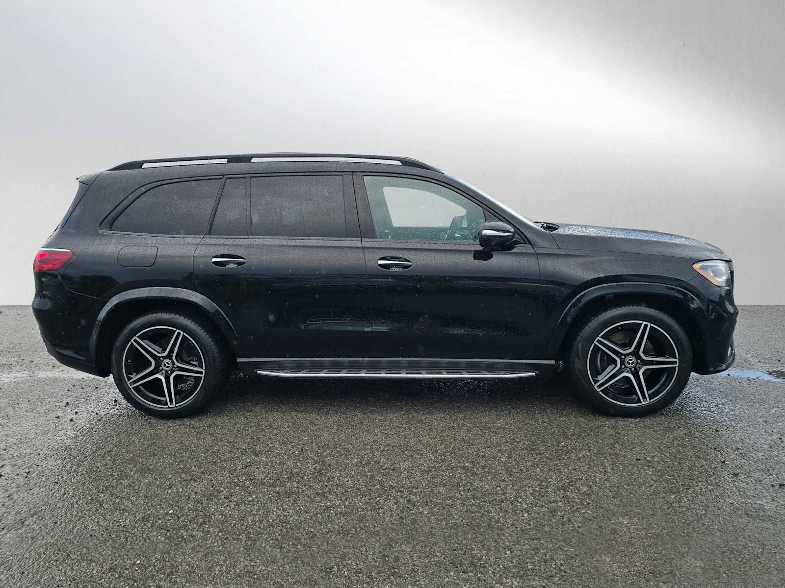 Used 2026 Mercedes-Benz GLS 450 4MATIC image 2