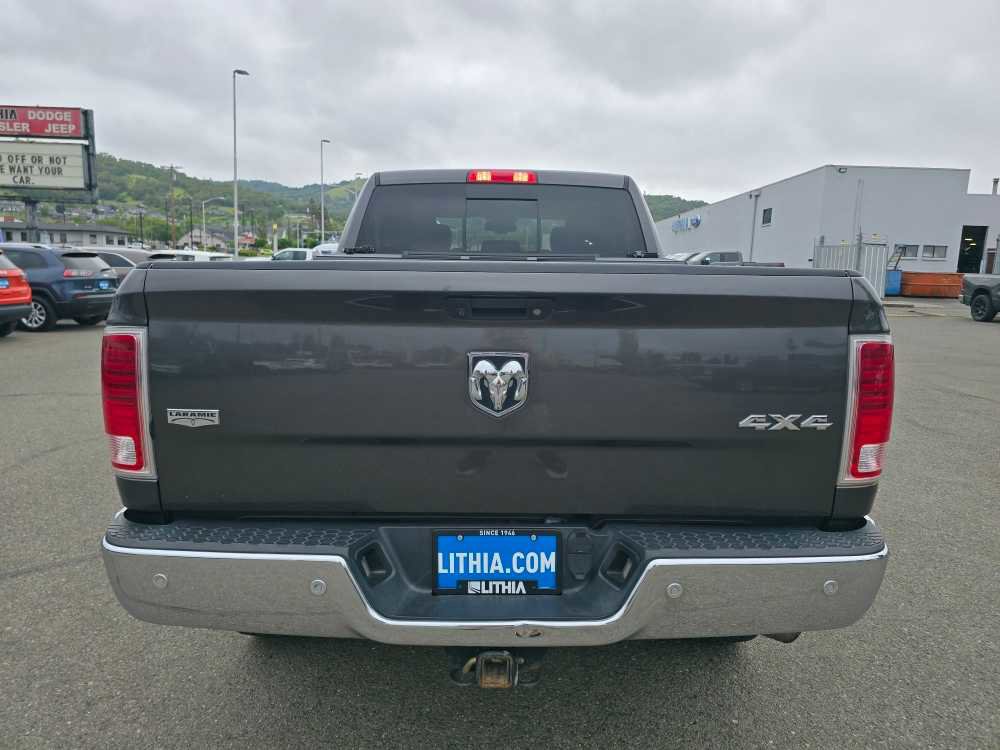 Used 2017 RAM 3500 Laramie w/ Convenience Group AWD/4WD image 4