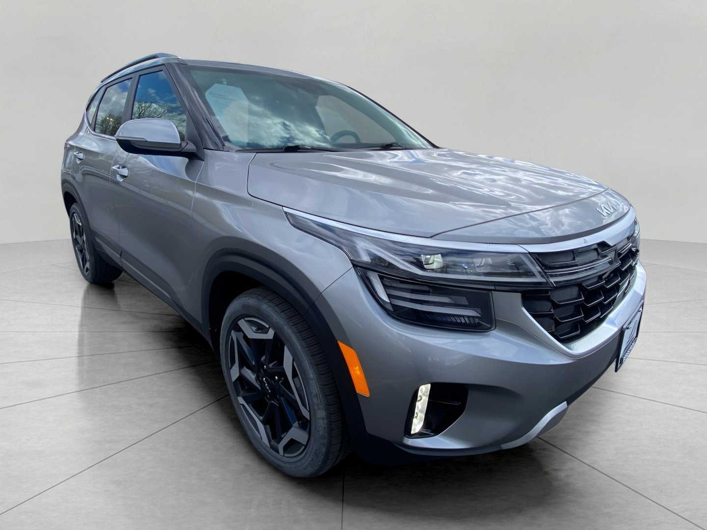 Used 2024 Kia Seltos SX w/ SX Sunroof Package AWD/4WD image 1