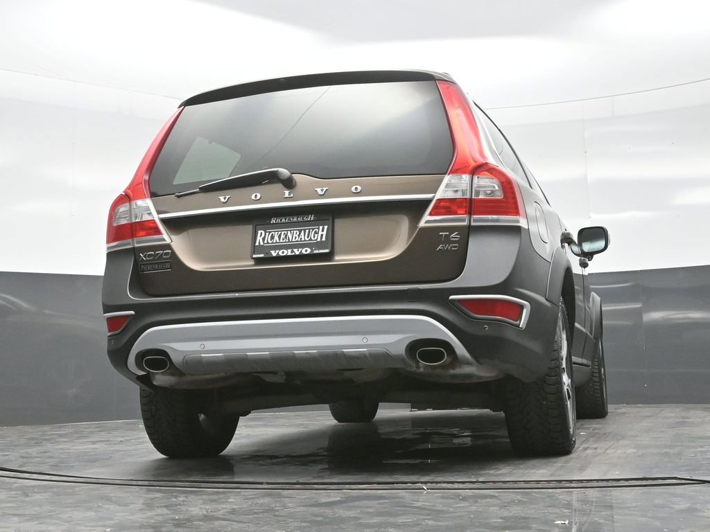 Used 2015 Volvo XC70 T6 w/ Climate Package image 13