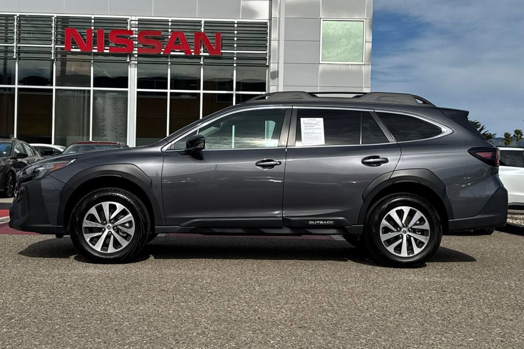 Used 2025 Subaru Outback Premium image 7