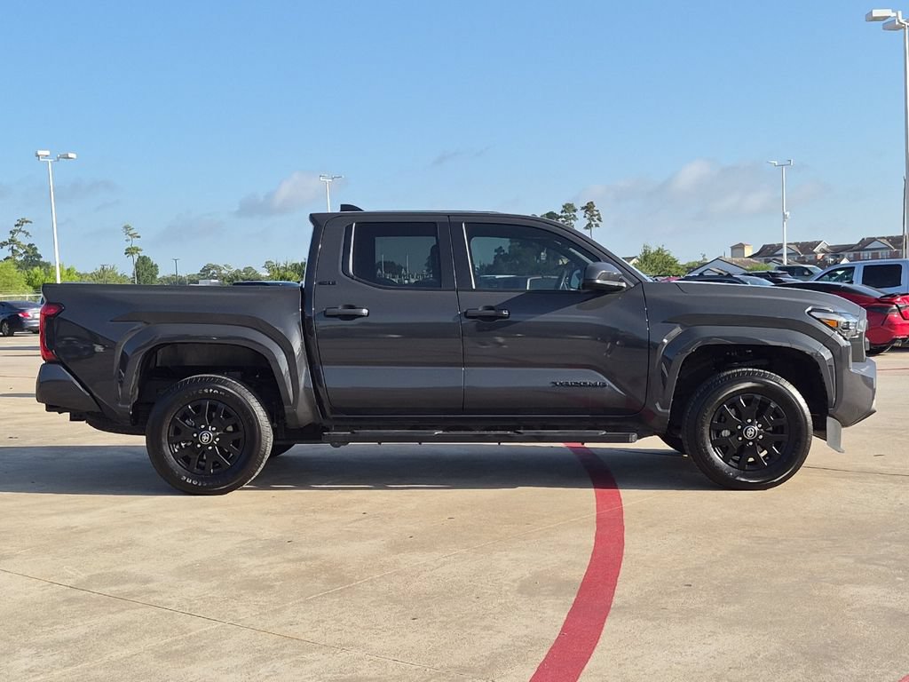 Certified 2025 Toyota Tacoma SR5 AWD/4WD image 7
