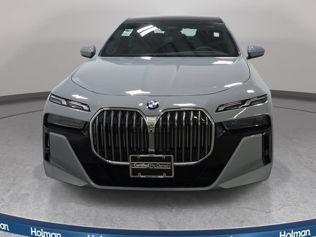 Used 2025 BMW 740i xDrive AWD/4WD image 2