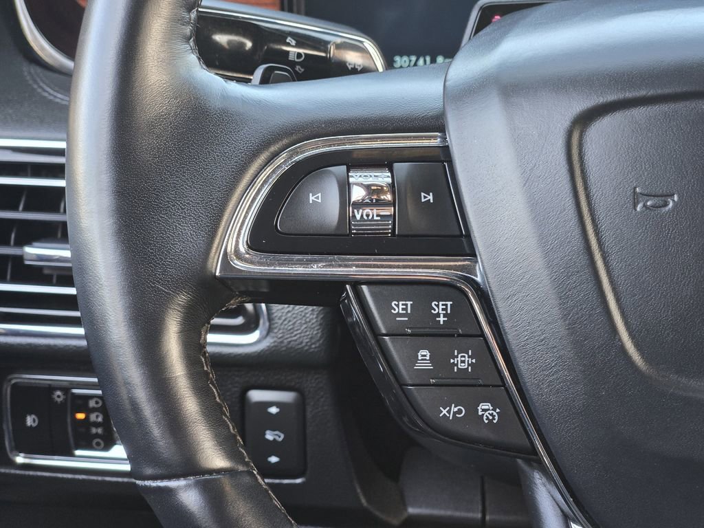 Used 2023 Lincoln Navigator Reserve image 36