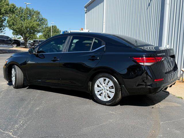 Used 2020 Nissan Sentra S FWD image 2
