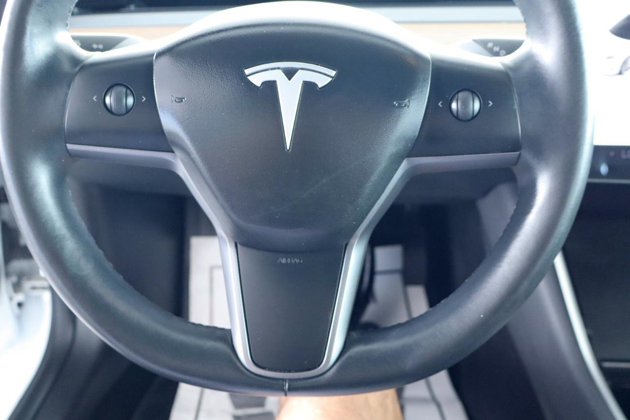 Used 2018 Tesla Model 3 Long Range RWD image 23
