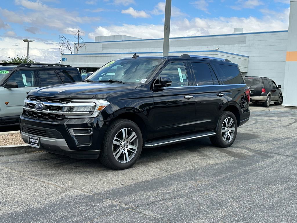 Used 2022 Ford Expedition Limited RWD image 2