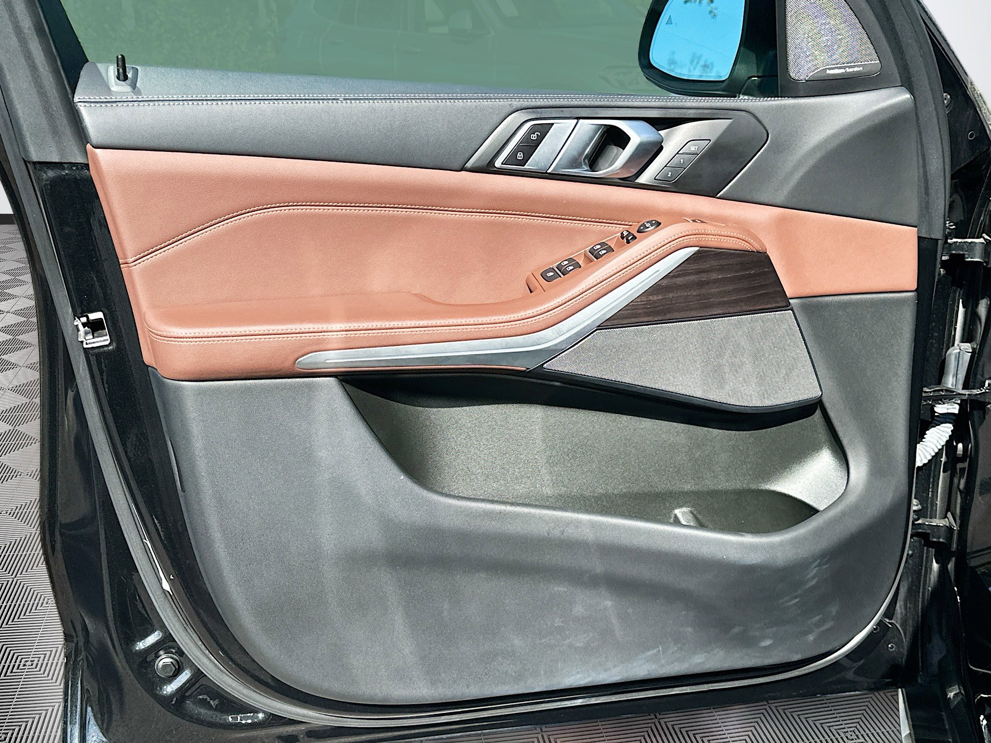 Used 2024 BMW X5 xDrive40i w/ Premium Package image 22